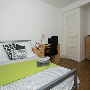 trendy-rooms-for-students-only-southwark-park-sk.cambridgehotelsuk.com/